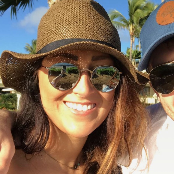 Meet your Posher, Ashli - Picture 1 of 1